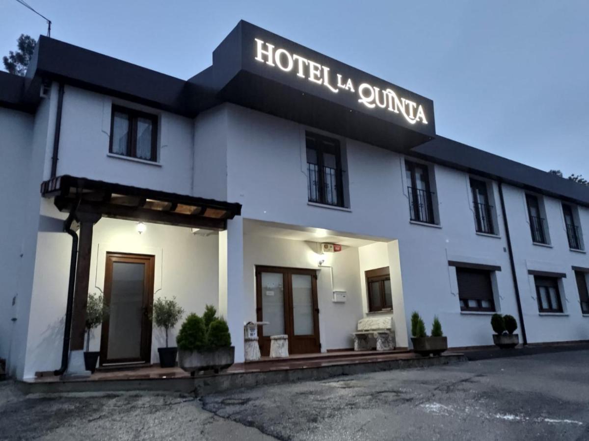 Hotel La Quinta Cué Exterior foto